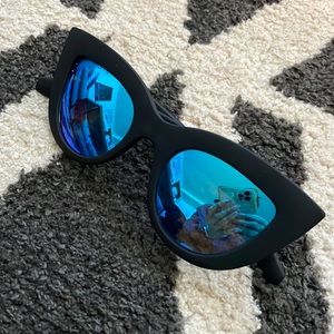 CAT EYE SUNGLASSES